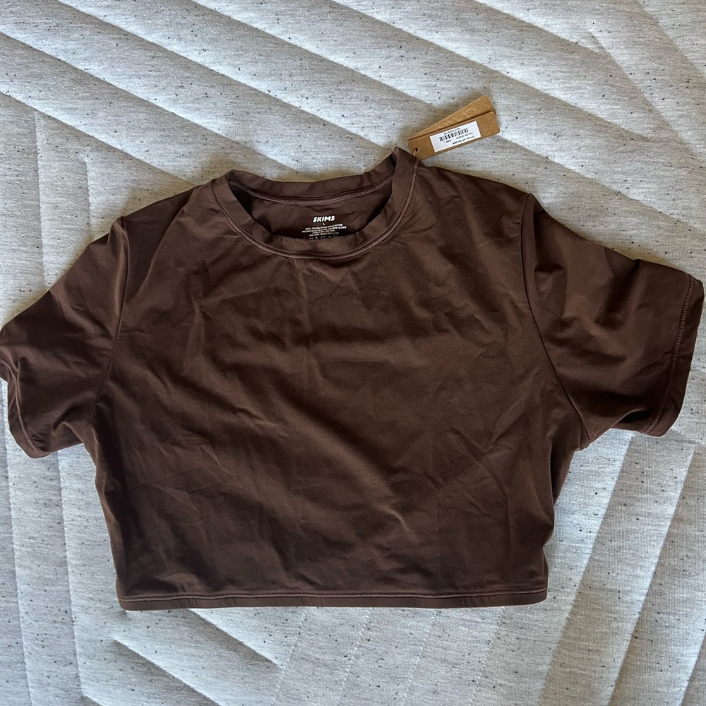 Skims fits everybody super cropped t-shirt in coca